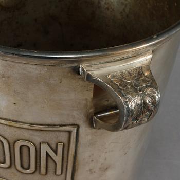 CHAMPAGNEKYLARE, Moët & Chandon, 1900-tal.