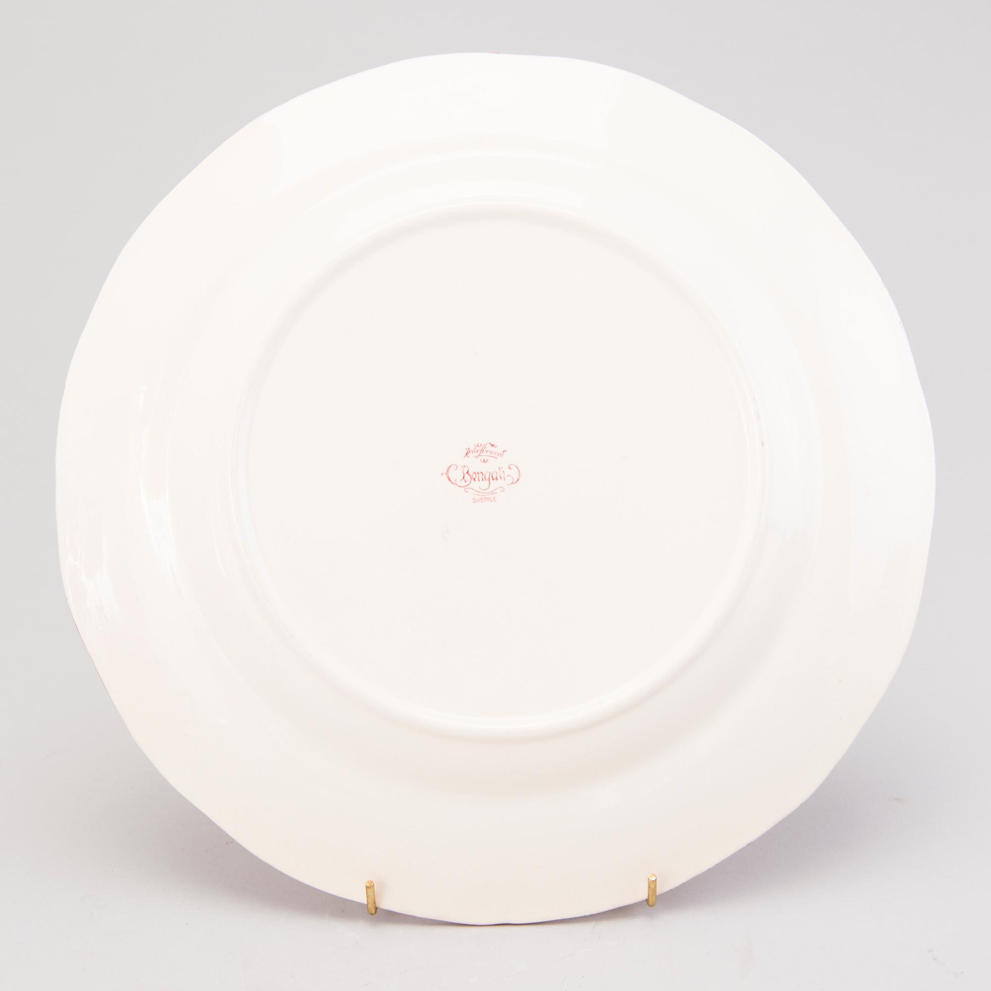 MATSERVIS, 157 delar, flintgods, "Bengali, röd", Rörstrand, 1940-tal.