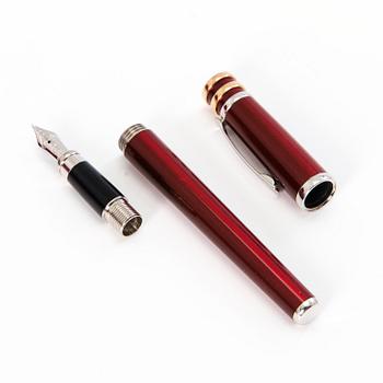 CARTIER Trinity Mustekynä.