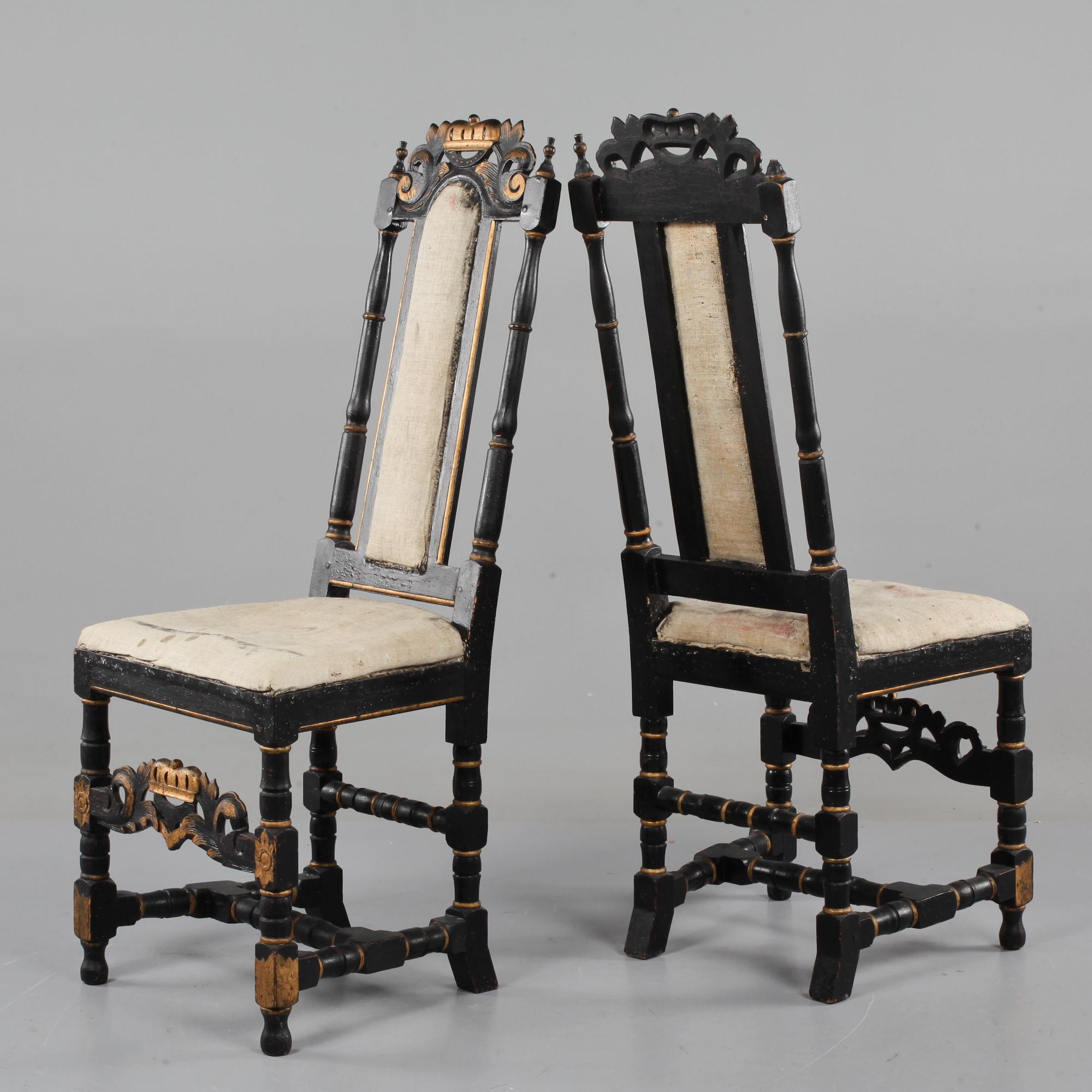 STOLAR, ett par, så kallade kronstolar, barock, 1700-talets första hälft.