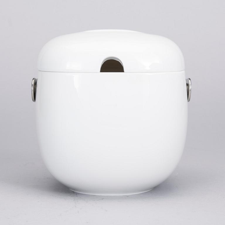 TERRIN samt SÅSSKÅL PÅ FAT, porslin, "Suomi", Timo Sarpaneva, Rosenthal Studio-linie.