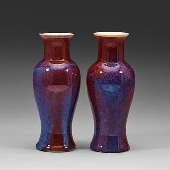 670. A pair of flambé glazed vases, late Qing dynasty (1644-1912).