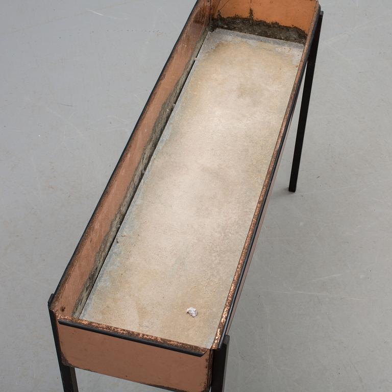 BLOMSTERBORD, Gnosjö konstsmide, 1900-talets andra hälft.