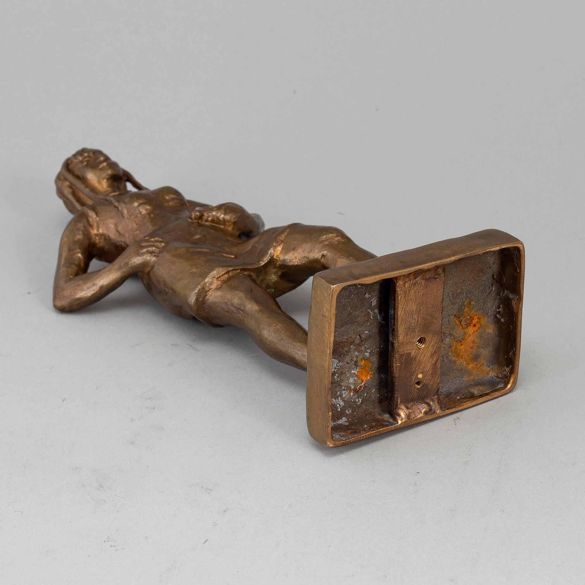 ASTRI BERGMAN-TAUBE, skulptur, guldpatinerad brons, signerad och med gjutarstämplar H. Bergman fud.