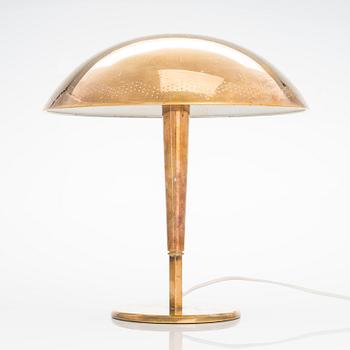 Paavo Tynell,  A mid-20th century '5061' table lamp for Idman Finland.