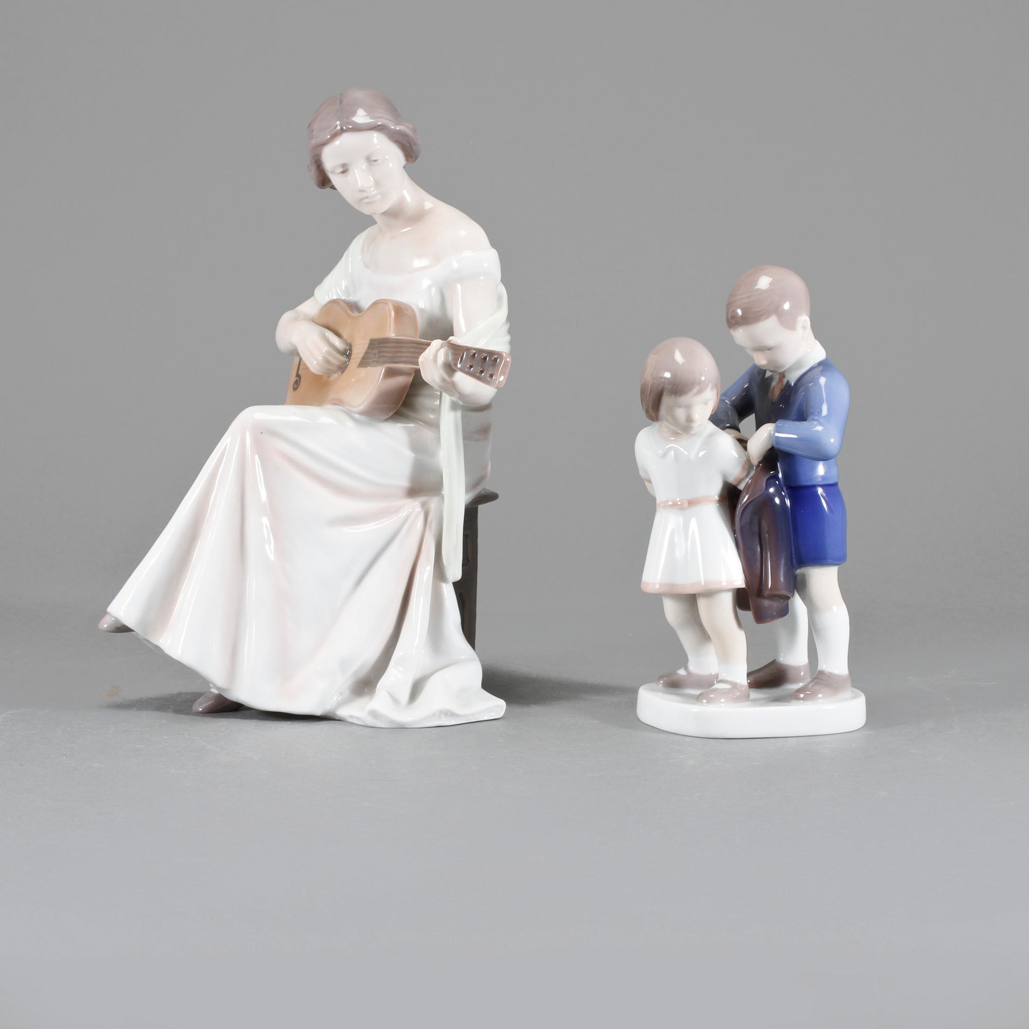 FIGURINER, 2 st, porslin, Bing & Gröndal, Danmark, 1900-tal.