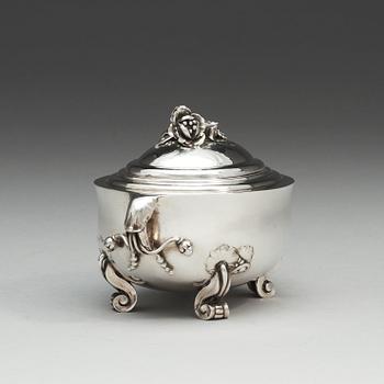 A Georg Jensen sterling bonbonnière, Jensen & Wendel, Copenhagen 1945-51.