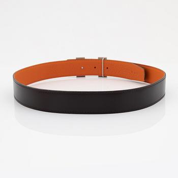 Hermès, A reversible leather and brushed palladium hardware 'Constance' belt from 2004, size 80.