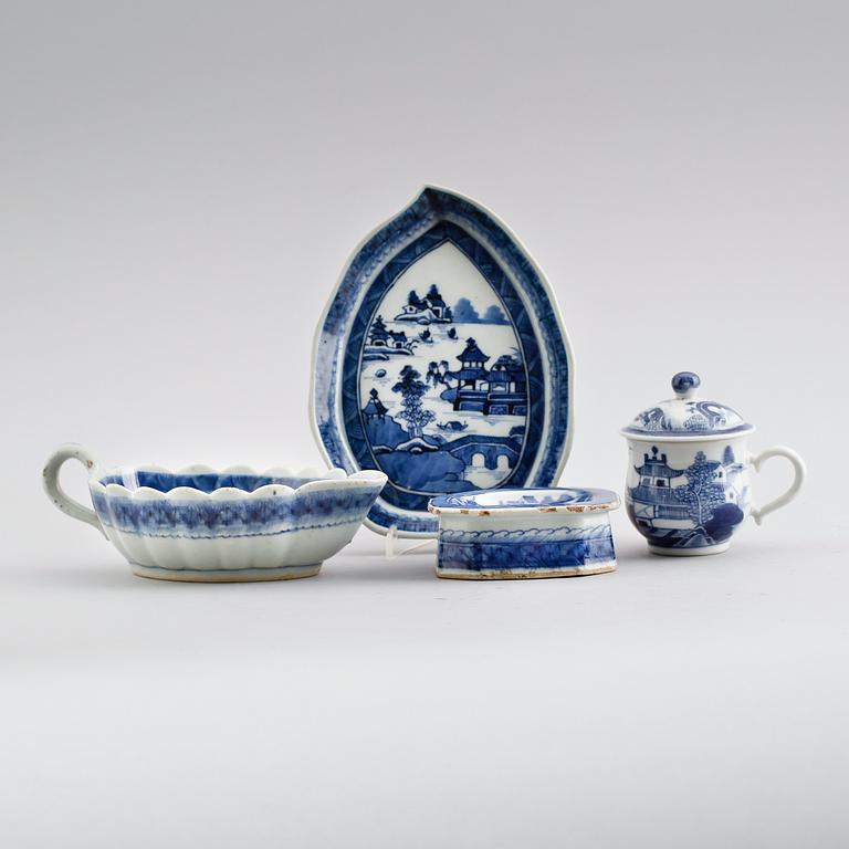 KOMPANIPORSLIN, 4 delar, Kina, 1700-/1800-tal.