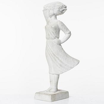 Carin Nilson, A standing woman.