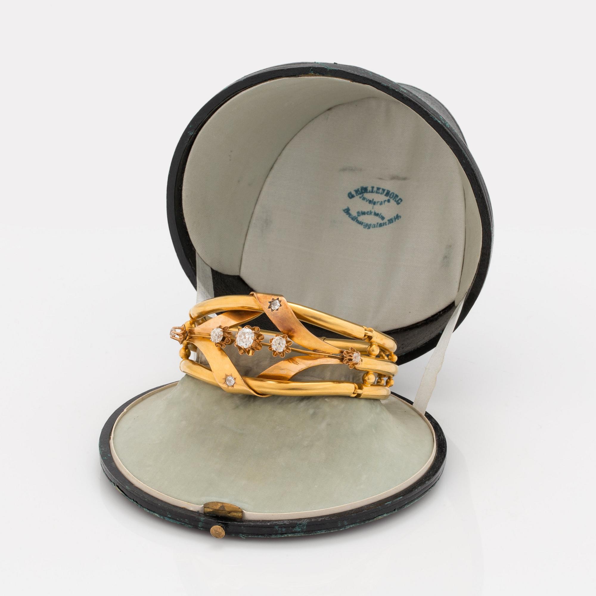 ARMBAND med gammalslipade diamanter totalt ca 1.50 ct. Troligen 1890-tal.