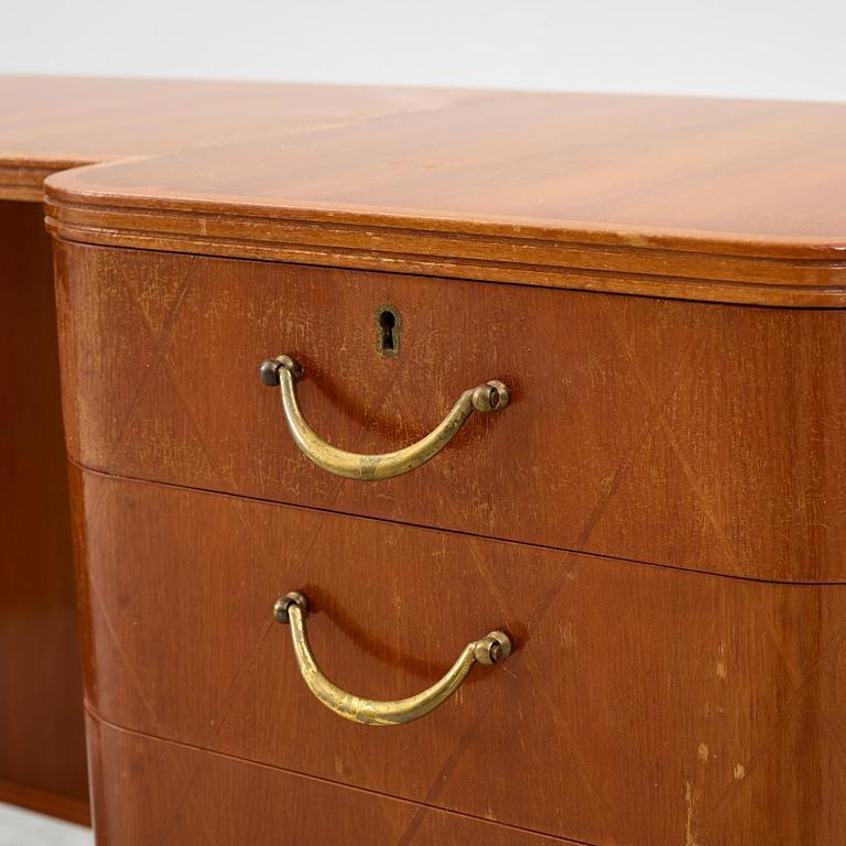 A dressing table with stool and mirror, Stil & Form Arkitektkontor för Möbler o. Inredningar, Stockholm, 1944.