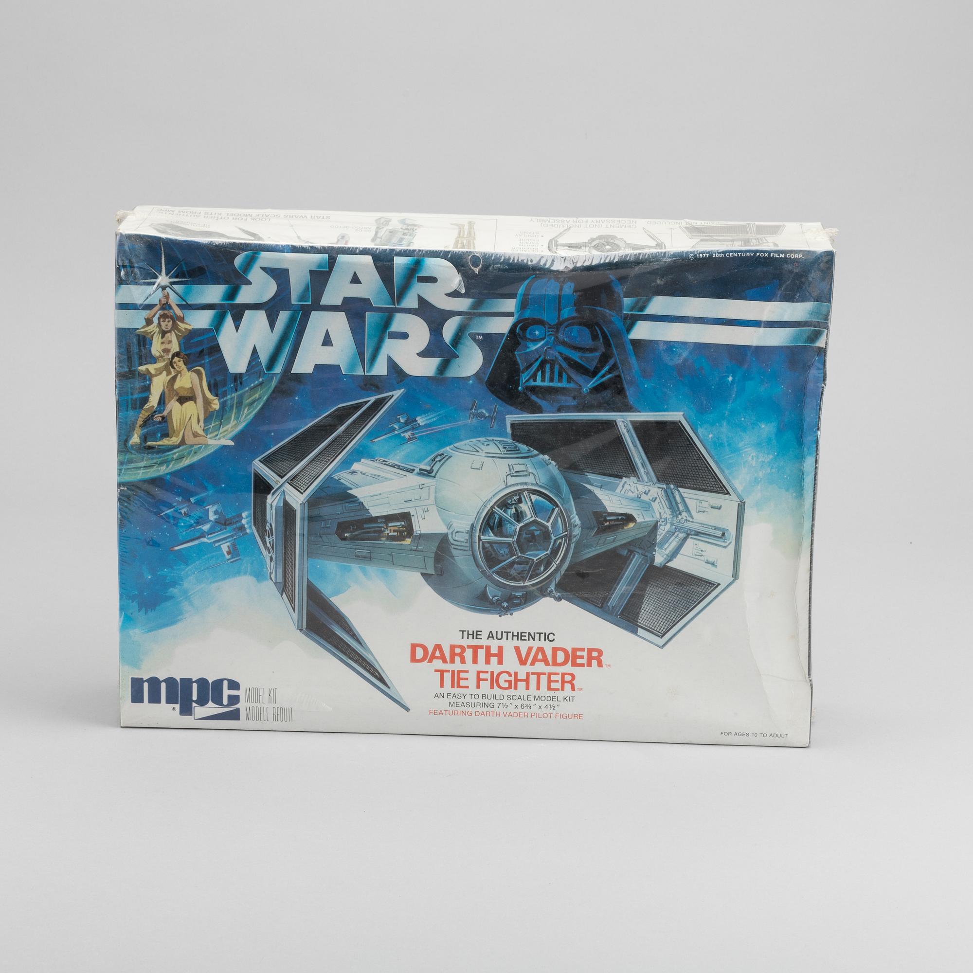 STAR WARS,two  authentic scale model kit, Darth Vader Tie Fighter och Luke Skywalker X-ving Fighther, 1977.