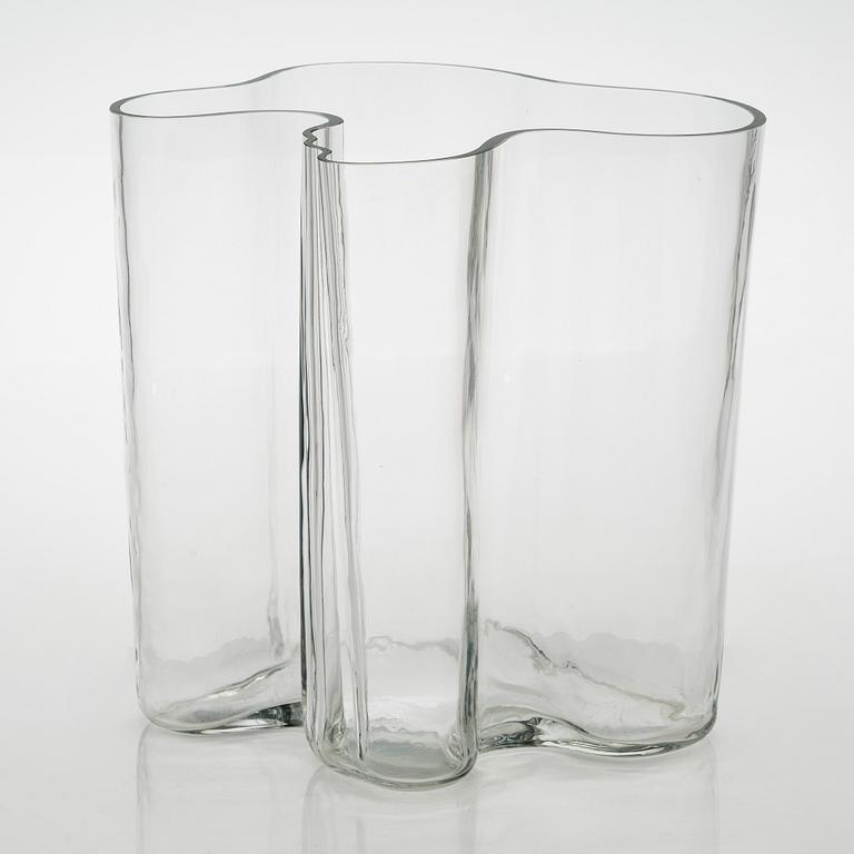 Alvar Aalto, maljakko, 3031, signeerattu Alvar Aalto.