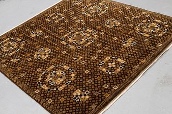 Barbro Nilsson, Barbro Nilsson, a carpet, "Bankrabatten brun", knotted pile, ca 205,5  x 202 cm. Signed AB MMF BN.