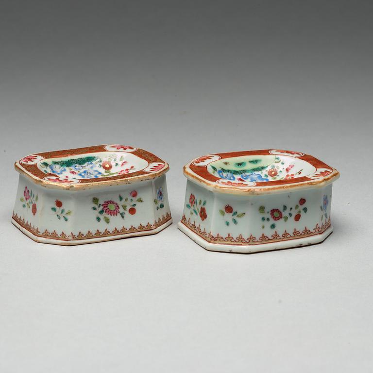 A pair of famille rose salts, Qing dynasty, Qianlong (1736-95).