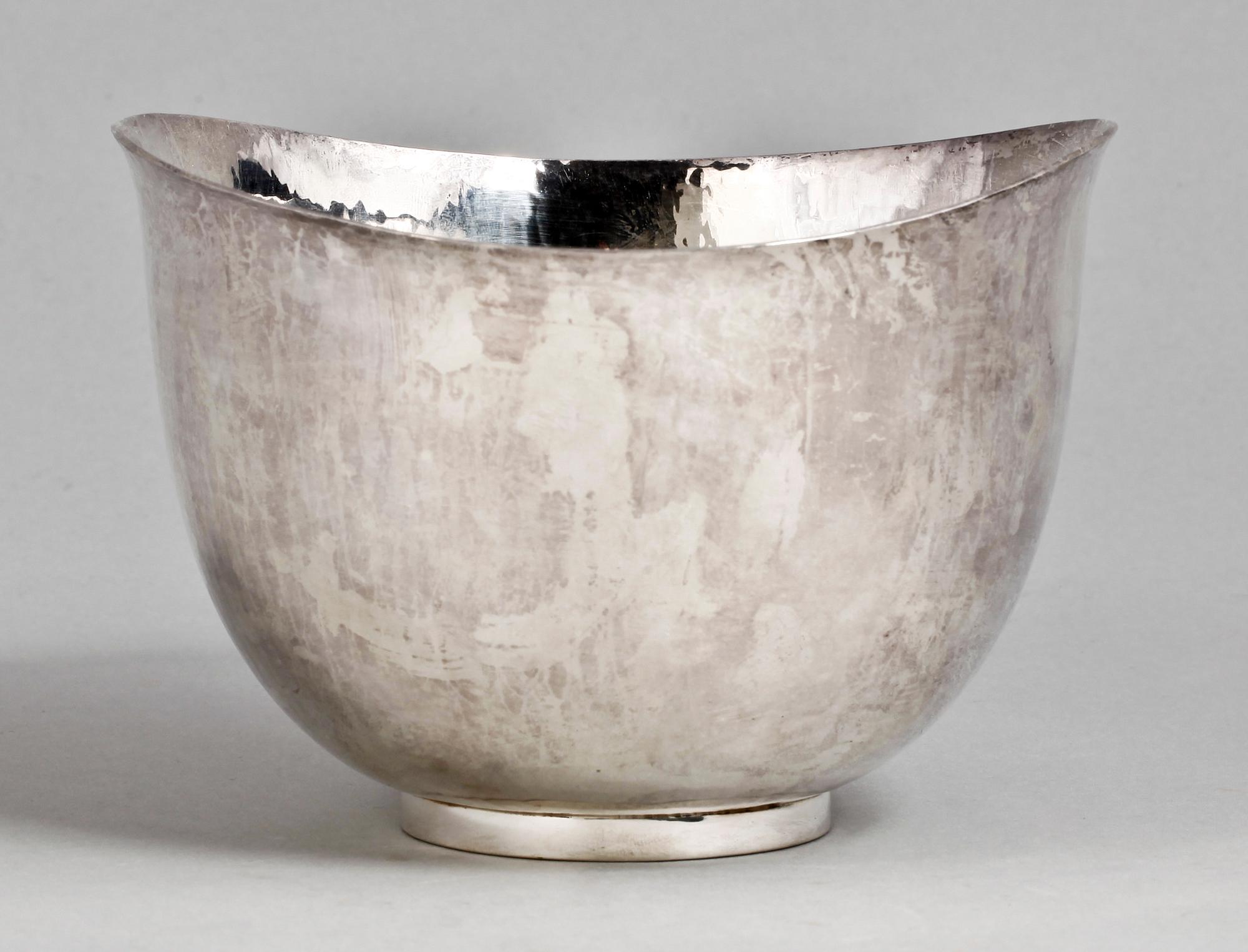 SKÅL, silver, Erik Löfman MGAB 1973. Vikt ca 345 gram.