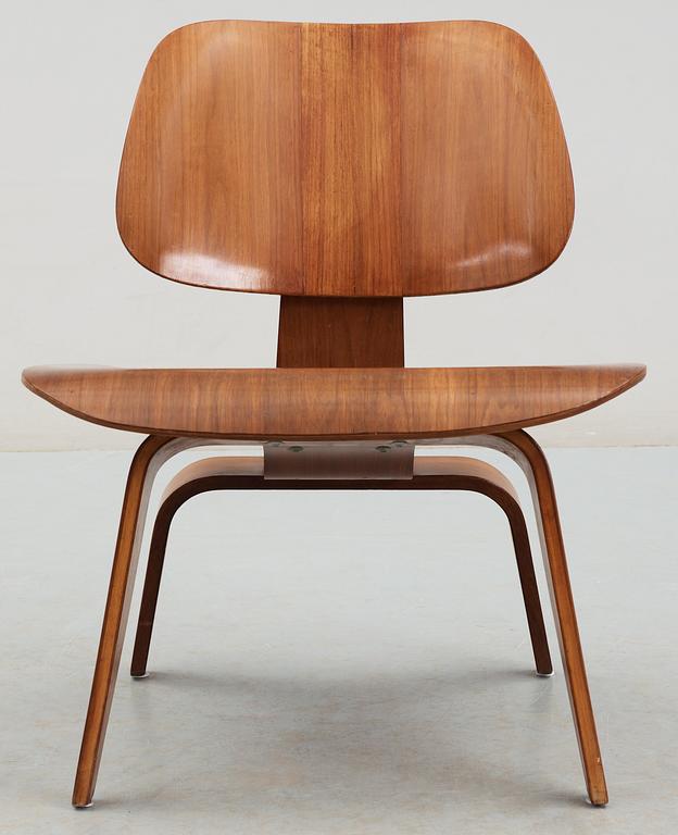 A Charles & Ray Eames "LCW" easy chair, by Herman Miller.