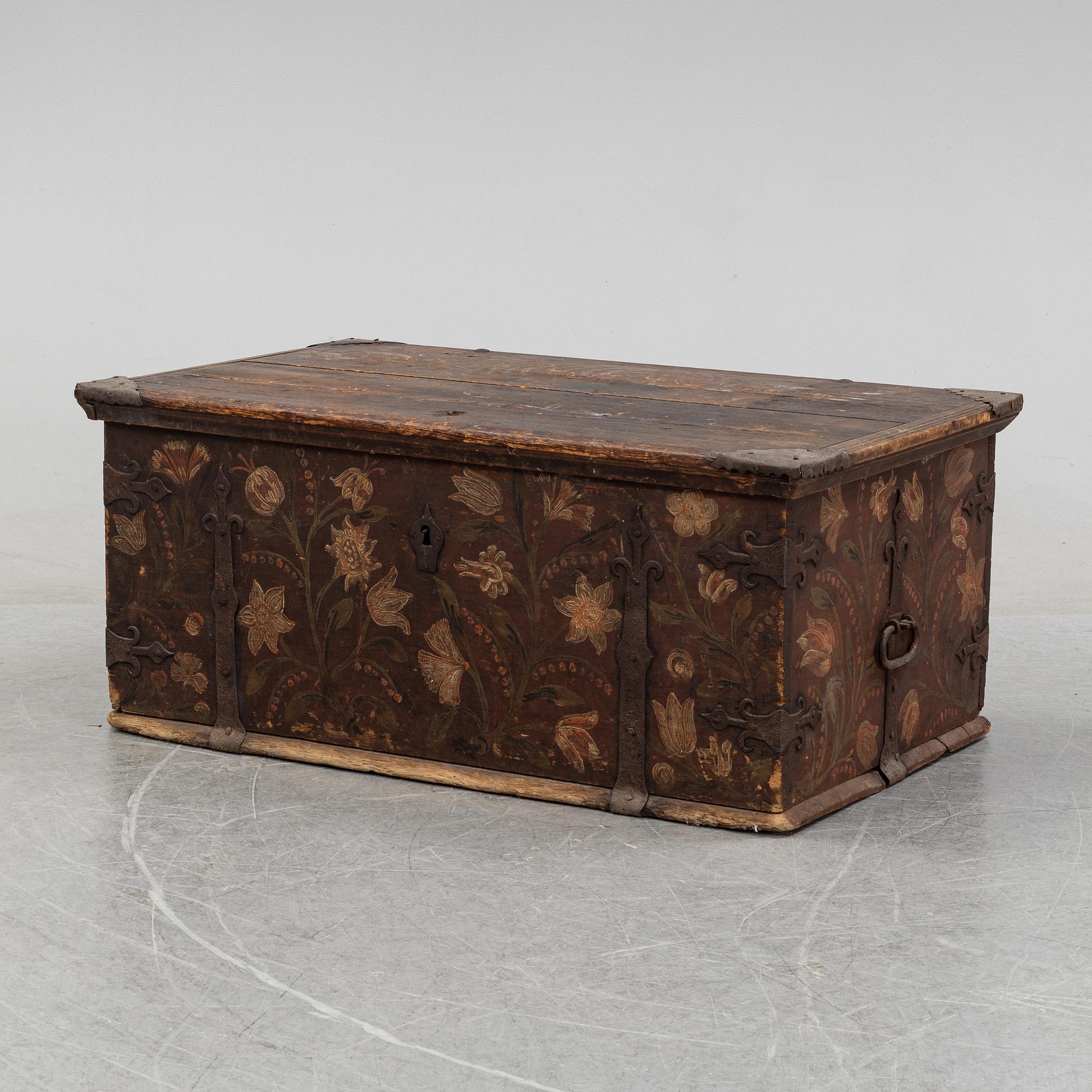 A painted Swedish chest, possibly from Uppland, second half of the 18th century.