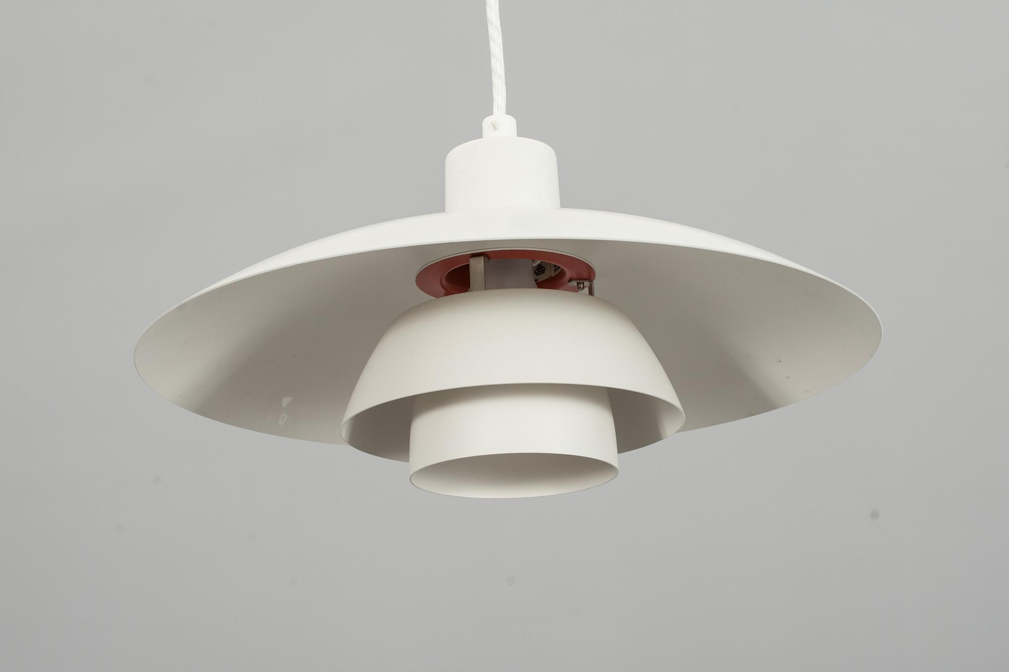 TAKLAMPA, PH 4/3 Poul Henningsen för Louis Poulsen, Danmark.