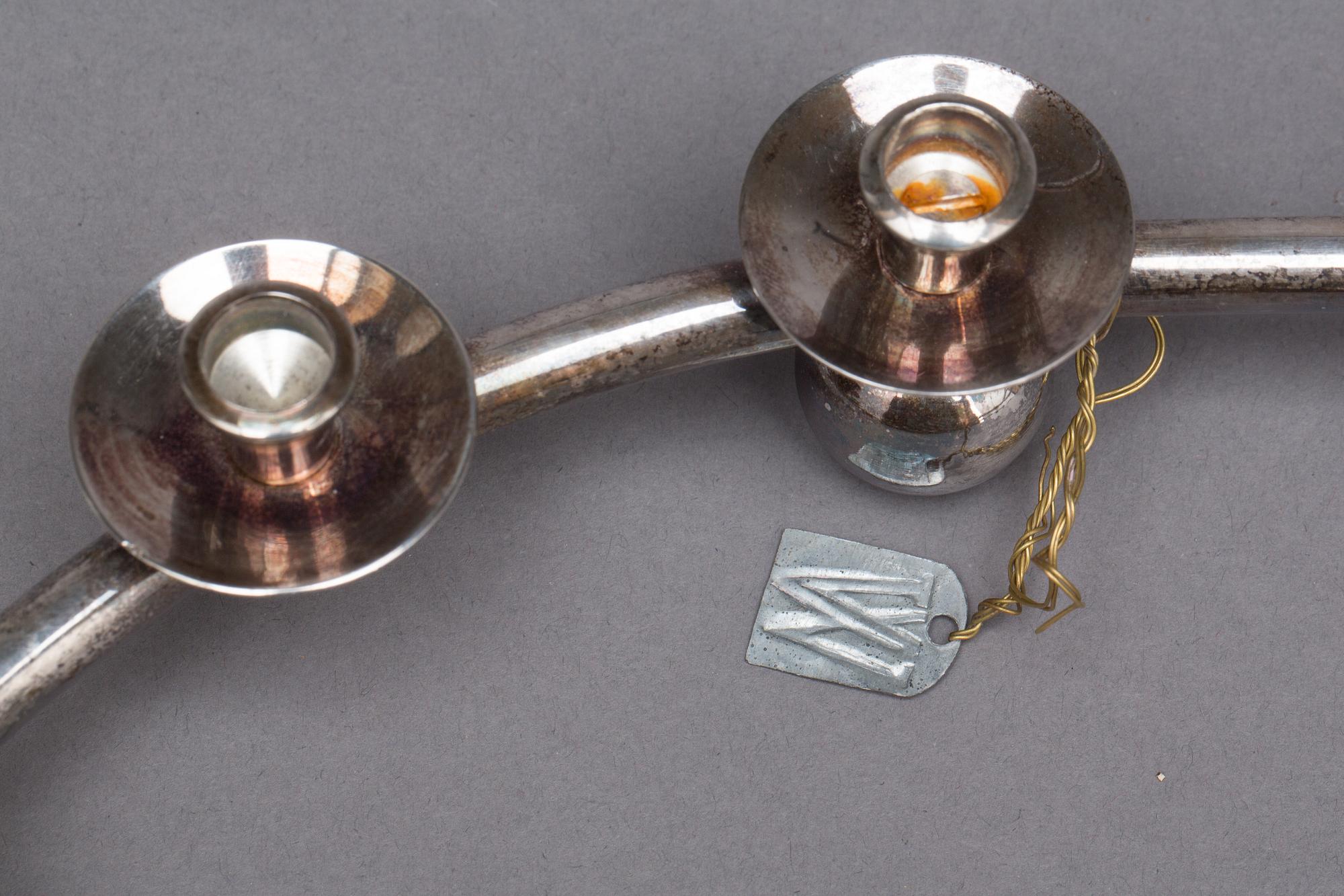 LJUSSTAKE, vitmetall, 1900-tal.