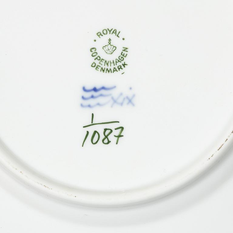 Royal Copenhagen, kaffeservis, 29 delar, porslin, "Musselmalet", mestadels helblonde, Danmark,