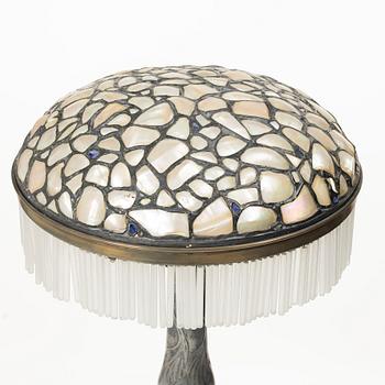A Jugend table lamp, early 20th century.