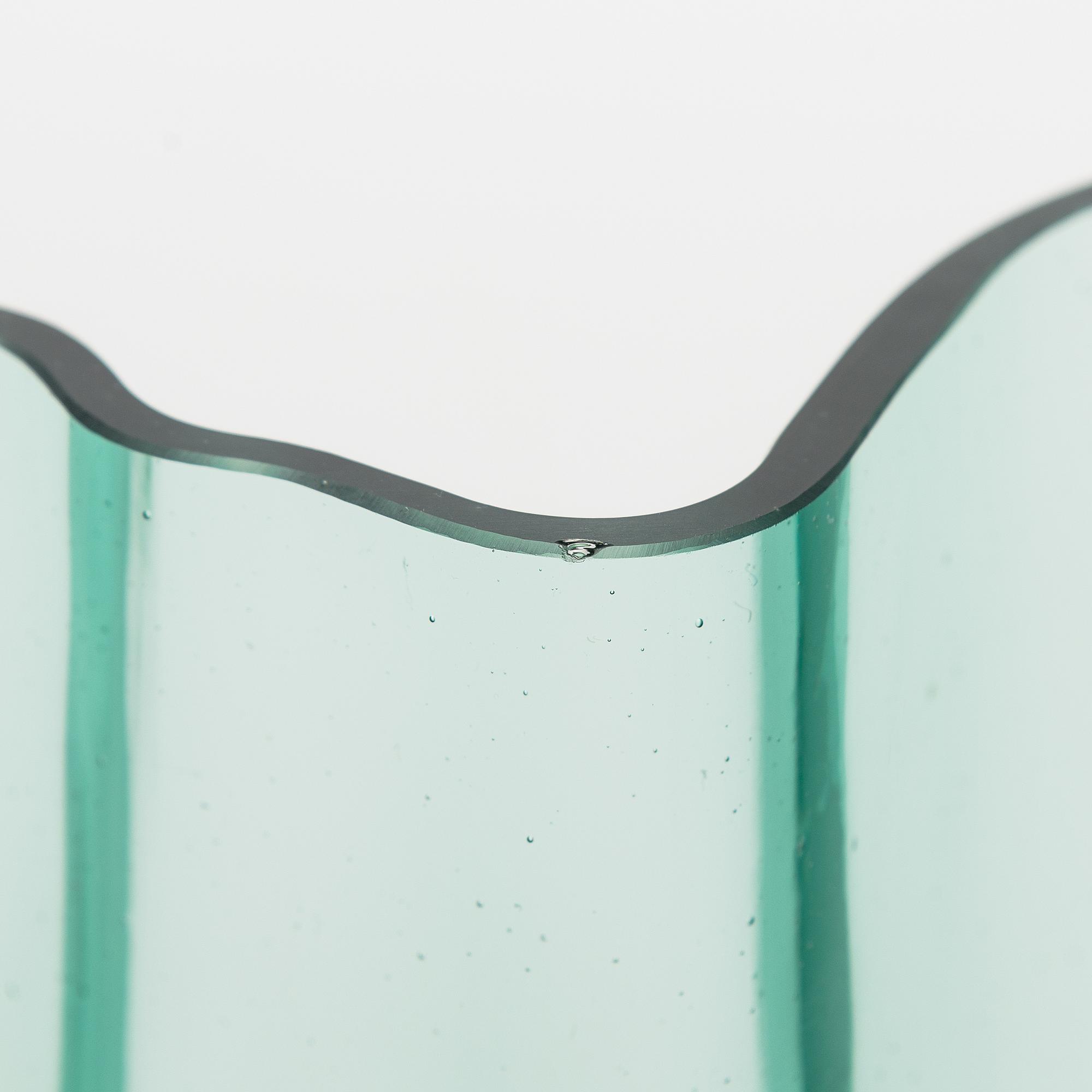 Alvar Aalto, A '9750' vase Karhula Glassworks in production 1937-1949.