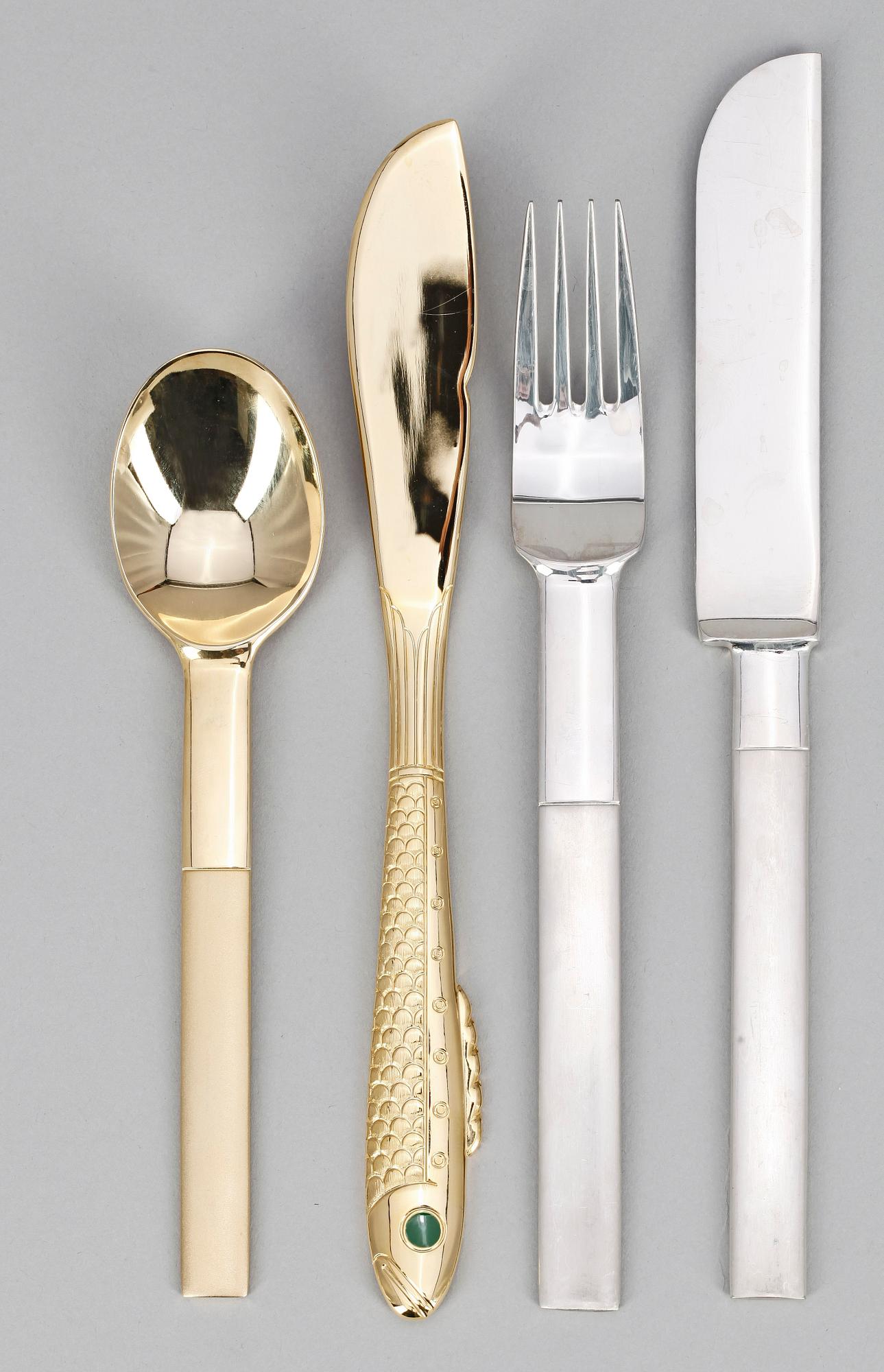 MATSERVIS, 20dlr porslin och 40 rostfritt stål, "Nobel",Karin Björquist, Gustavsberg o Gunnar Cyren, Yamazaki, 1990-tal.