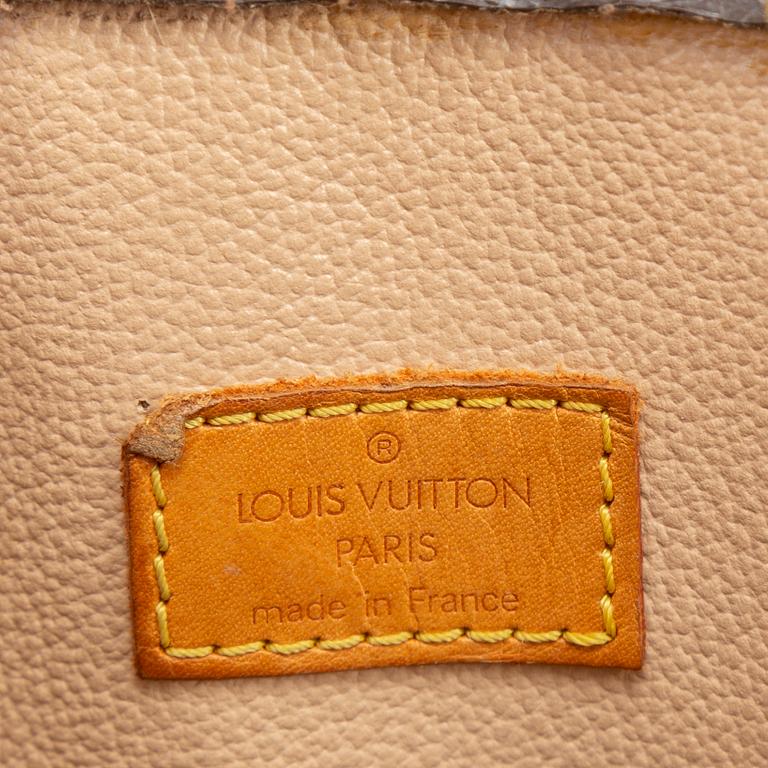 LOUIS VUITTON, a 'Sac Plât' bag.