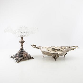 Bowl on foot and bowl in Jugendstil, silver-plated and glass, early 20th century.