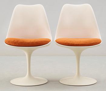 A pair of early Eero Saarinen 'Tulip' chairs, Knoll, USA, 1950's-60's.