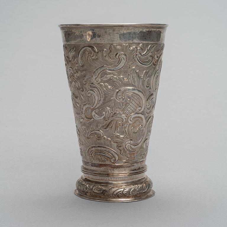 A BEAKER WITH LID, silver, Russia, Moscow ca 1770-80, Timofei Silujanov, weight 392 g.