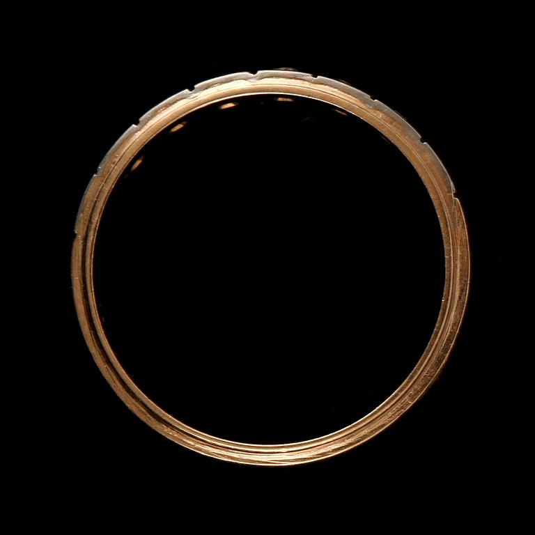 RING, 18k guld och vitguld med 6 åttkantslipade diamanter, Rahlens, Borås, 1970. Vikt 3 g.