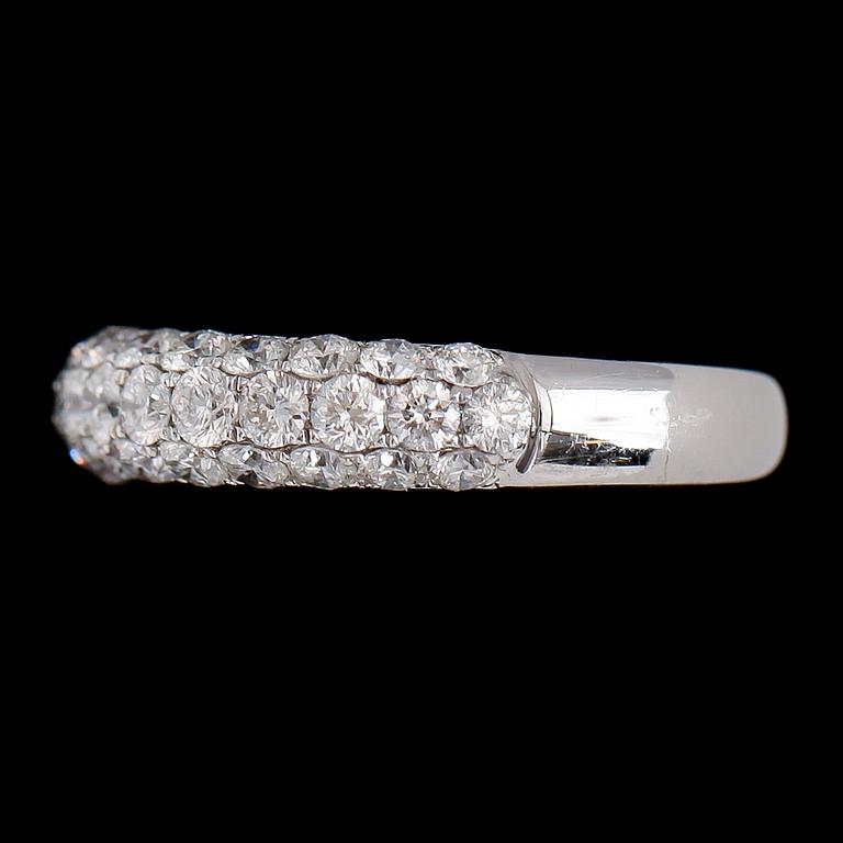 RING, 18 k vitguld, briljantslipade diamanter tot ca 1.49 ct.