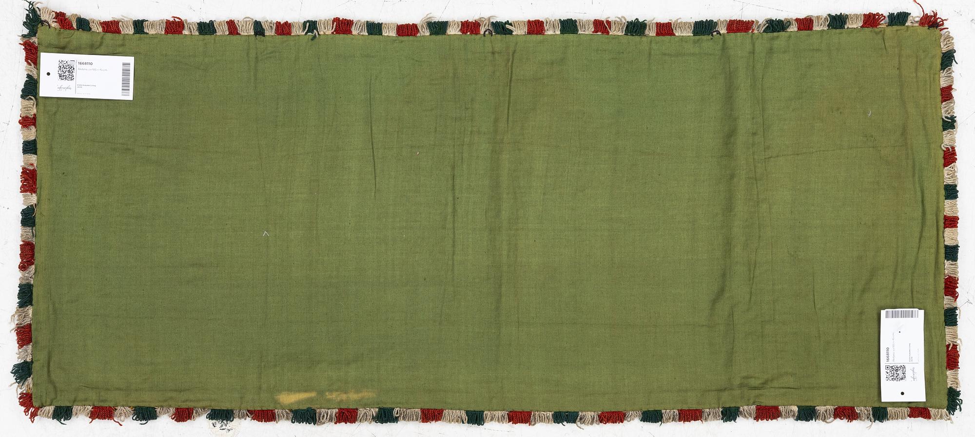 Åkdyna, ca 106 x 44 cm.