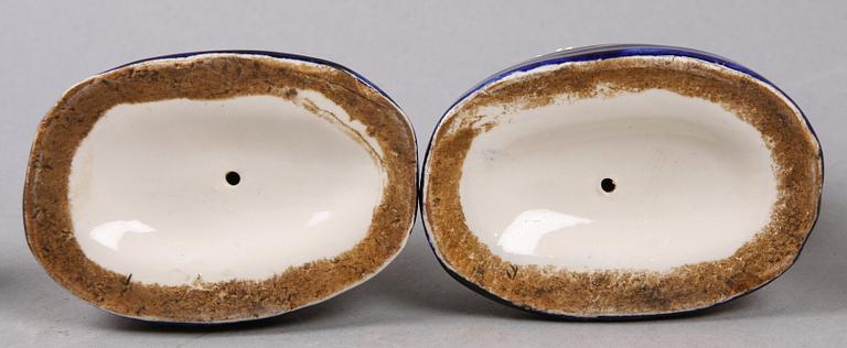 FIGURINER, 3 par, porslin, Staffordshire-typ, England, 1900-tal.