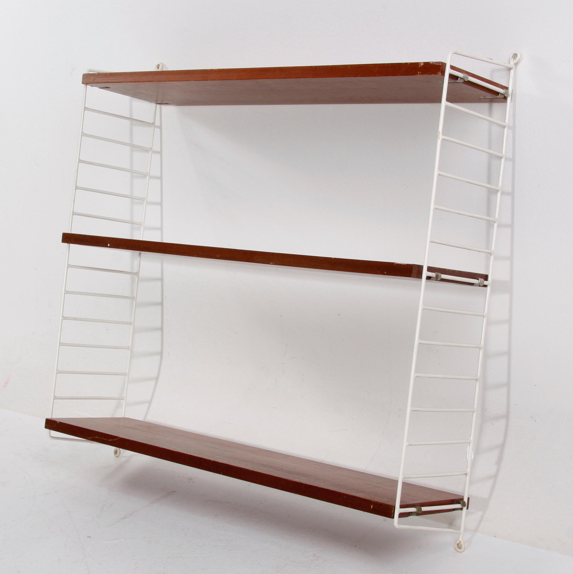 HYLLA, "String", Design Nils Strinning, 1900-talets mitt.