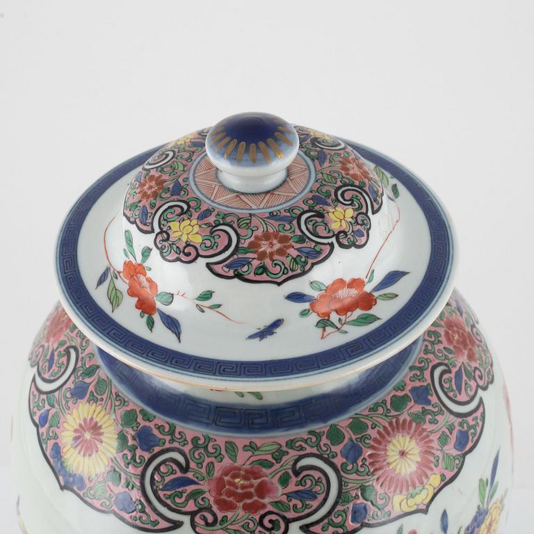 A lidded urn, Chinese style, Samson, France, late 19th century.