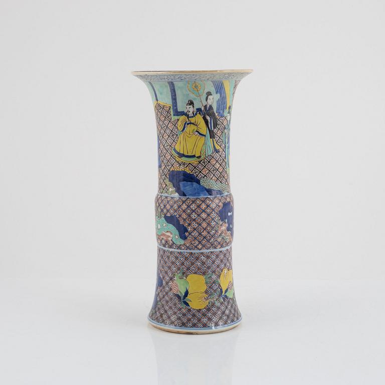 Trumpetvas, porslin, transition-stil, 1900-tal.