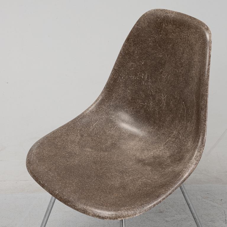 Two 'DSX' chairs by Charles and Ray Eames for Herman Miller, second half of the 20th century.