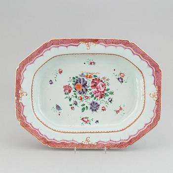 A part famille rose dinner service, Qing dynasty, Qianlong (1736-95).