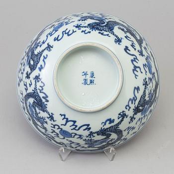 A blue and white bowl, Qing dynasty, 19th Century with Kangxi mark.