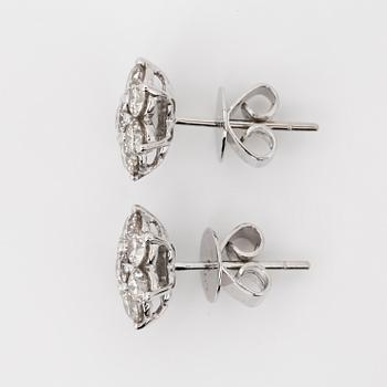ÖRHÄNGEN, ett par, 18k vitguld med briljantslipade diamanter tot ca 1.74ct.