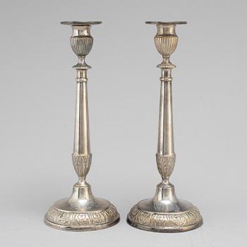 A pair of silver candle sticks, Stockholm 1817.