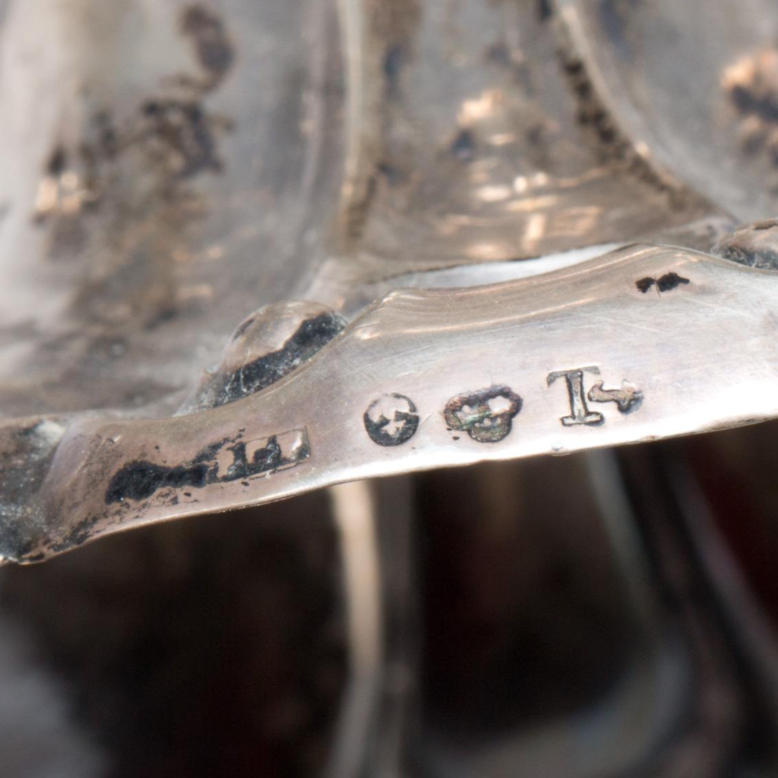SOCKERSKÅL på FOT, silver, Pehr Georg Fröberg, Norrtälje 1849. Vikt c:a 650 g.