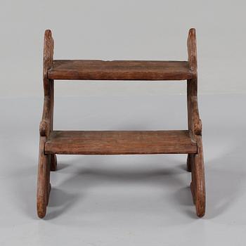 BIBLIOTEKSTRAPPA, 1800-tal.