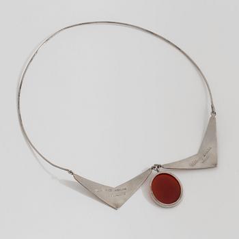 COLLIER, med karneol, Waldemar Jonsson, Skara, 1956.