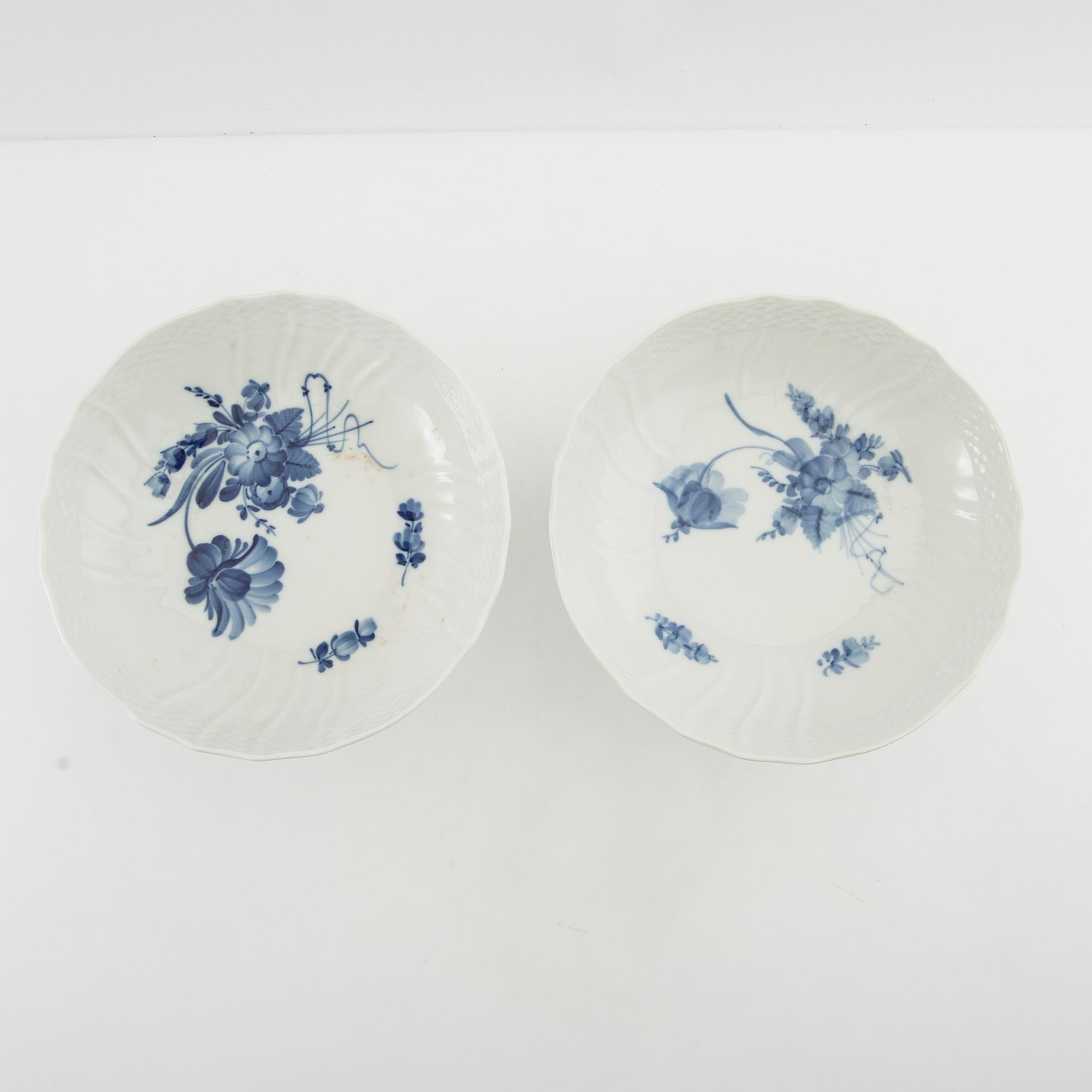 Service approximately 140 pieces "Blue Flower" Royal Copenhagen Denmark 20th century porcelain.