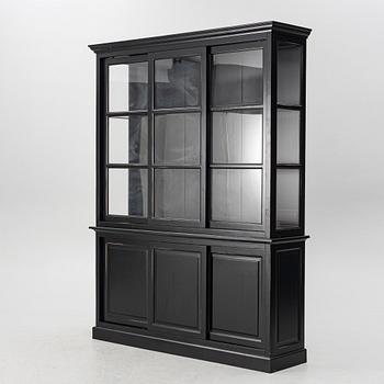 Vitrinskåp, Newport.